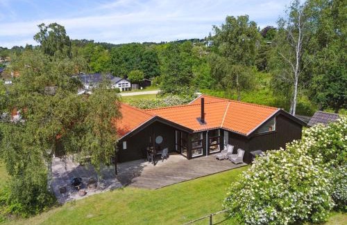 Lyngsbæk Strand House | Holiday Home Hermund - 100m from the sea by Interhome