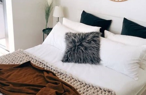 Hurstville Apartment | Holiday home /Hurstville/close to station/airport
