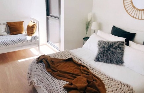 Hurstville Apartment | Holiday home /Hurstville/close to station/airport