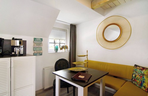 Ostermarsch House | Holiday Home "Huus ant Diek" with Private Terrace & Wi-Fi