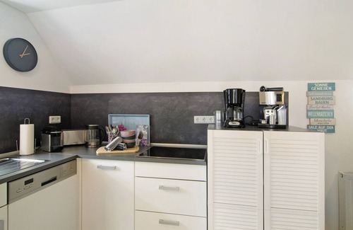 Ostermarsch House | Holiday Home "Huus ant Diek" with Private Terrace & Wi-Fi