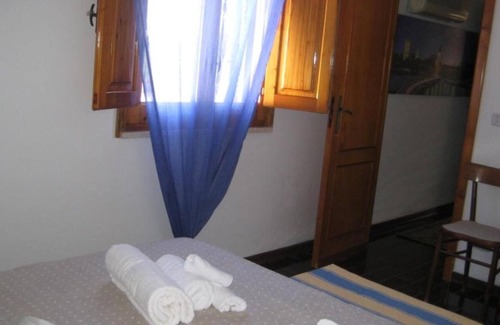 Aradeo House | Holiday Home "Il Noce" with Private Terraces, Wi-Fi & Air Conditioning