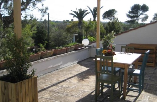 Aradeo House | Holiday Home "Il Noce" with Private Terraces, Wi-Fi & Air Conditioning