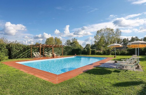 Cascine-La Croce House | Holiday Home Il Rustico by Interhome