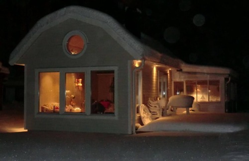Kallby House | Holiday home in a dream location 30 meters from Lake Vänern