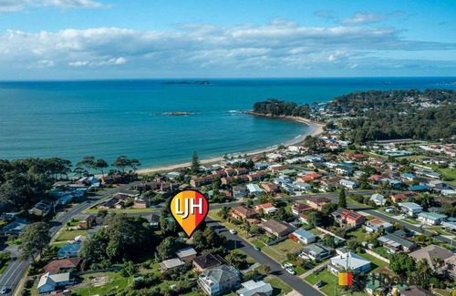 Batehaven House | Holiday Home in Batehaven