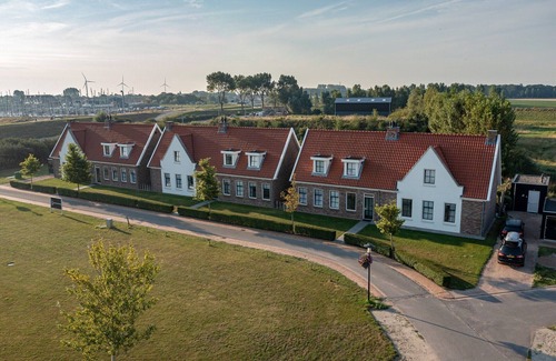 Colijnsplaat House | Holiday Home in Colijnsplaat near Oosterschelde