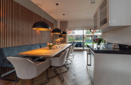 Colijnsplaat House | Holiday Home in Colijnsplaat by Oosterschelde