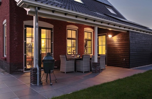 Colijnsplaat House | Holiday Home in Colijnsplaat by the Sea