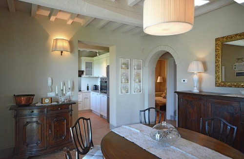 Ossaia House | Holiday Home in Cortona with Pool & Valley Views