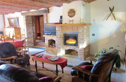 Couvin House | Holiday home in Cul-des-Sarts near Forest