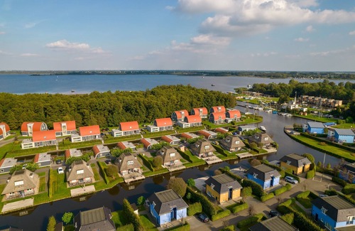 Midlaren House | Holiday Home in De Bloemert