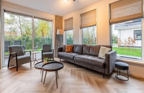 De Koog House | Holiday Home in De Koog with Sauna and Garden