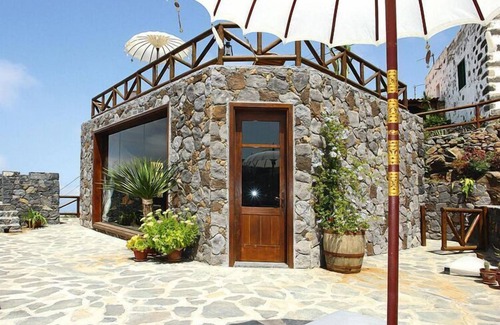 Guia de Isora House | Holiday Home in Vera de Erques