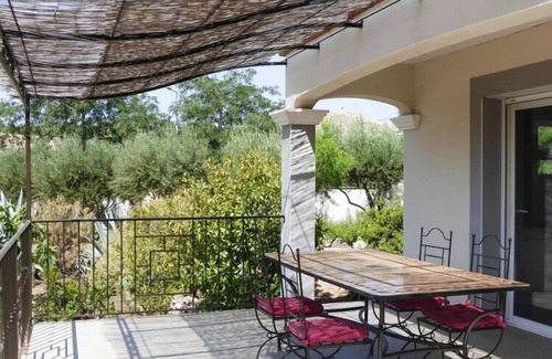 Gabian House | Holiday Home in Gabian near Vineyards