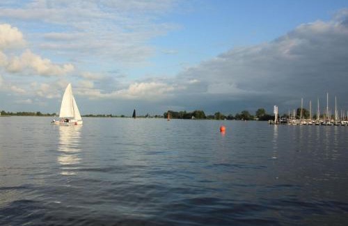 Grou House | Holiday Home in Grou near Cycling Route