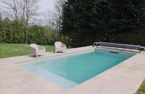Somme-Leuze House | Holiday Home in Heure with Pool & Sauna