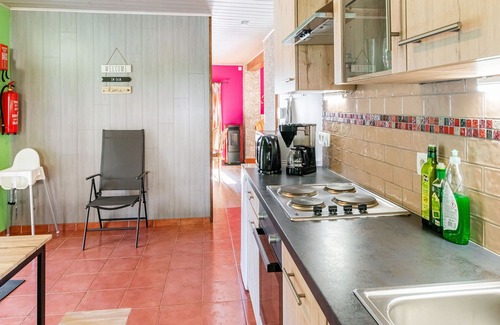 Nadrin House | Holiday Home in Houffaliz With Garden