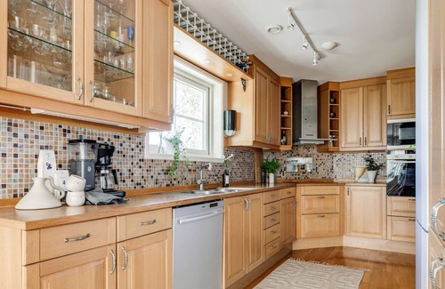 Kungalv Municipality House | Holiday home in Kärna, Bohuslän near salty baths | SE09034