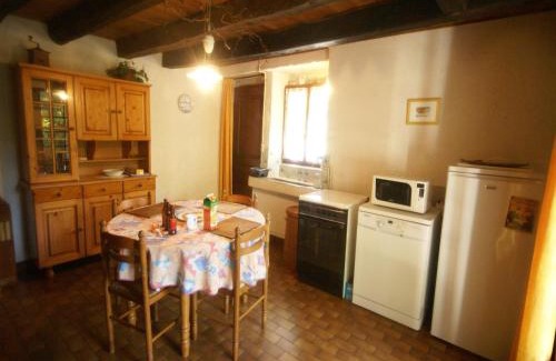 La Chapelle-aux-Bois House | Holiday Home in La Chapelle with Garden