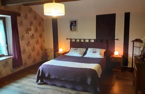 La Chapelle-aux-Bois House | Holiday Home in La Chapelle with Garden