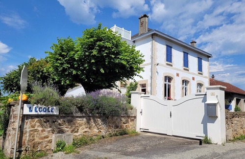 Neuvic-Entier House | Holiday Home in Limousin near Forest