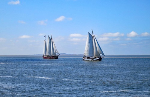 Opperdoes House | Holiday Home in Medemblik near Radboud Castle