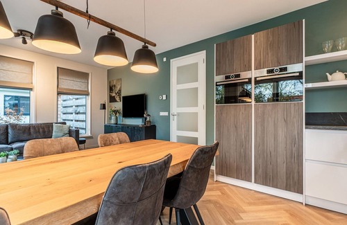 De Koog House | Holiday Home in De Koog with Sauna and Garden