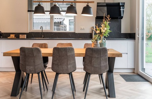 De Koog House | Holiday Home in De Koog with Sauna and Garden