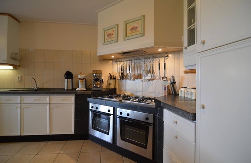 Noordbeemster House | Holiday Home in Noordbeemster with Bubble Bath