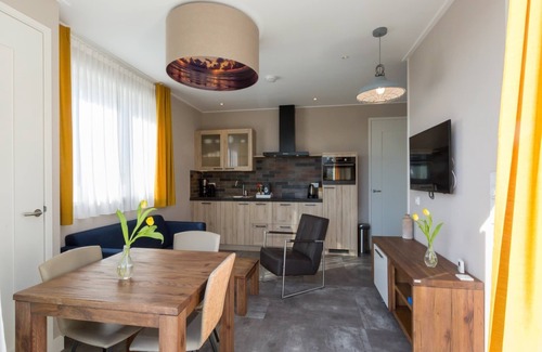 Municipality of Veere House | Holiday Home in Oostkapelle near Forest