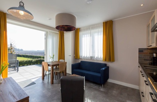 Municipality of Veere House | Holiday Home in Oostkapelle near Forest