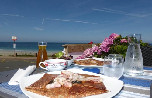 Parame Apartment | Holiday Home in Paramé near Saint-Malo Beaches