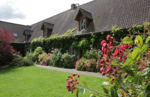 Quend House | Holiday Home in Quend-Plage near Lake