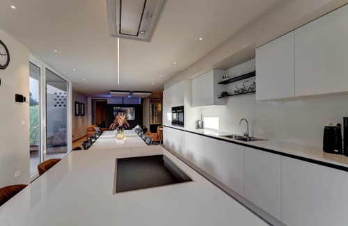 Roesbrugge-Haringe House | Holiday Home in Roesbrugge with Sauna