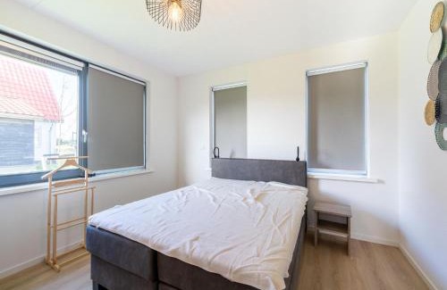 Scherpenisse House | Holiday Home in Scherpenisse near Nature Reserve