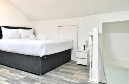 St. Thomas House | Holiday Home In Swansea City Center