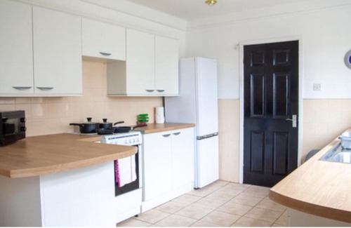 St. Thomas House | Holiday Home In Swansea City Center