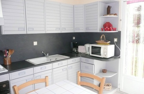 Ploudalmezeau House | Holiday Home in Treompan near Sandy Beaches