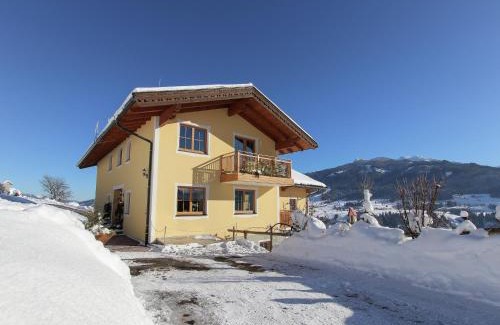 Taxenbach Apartment | Holiday Home in Taxenbach with Hohe Tauern Views