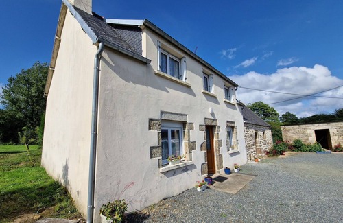 Guerlesquin House | Holiday home in the countryside near the beach