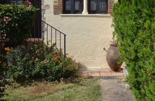 Torroella de Montgri House | Holiday Home in Torre Gran near Beach