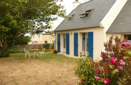 Ploudalmezeau House | Holiday Home in Treompan near Sandy Beaches