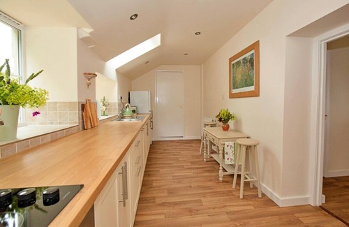 Hallington Cottage | Holiday Home in UK with Private Garden