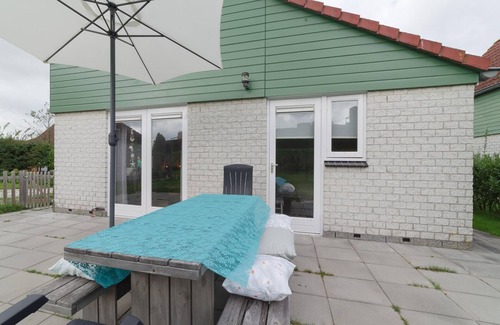 Wemeldinge House | Holiday Home in Wemeldinge near the Sea