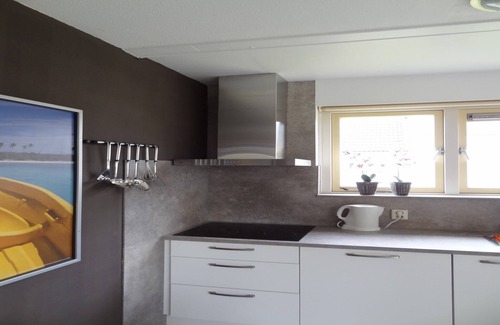 Wemeldinge House | Holiday Home in Zeeland with Garden