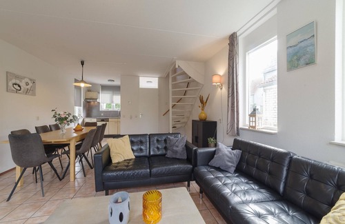 Wemeldinge House | Holiday Home in Zeeland with Garden