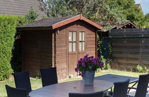 Wemeldinge House | Holiday Home in Zeeland with Garden