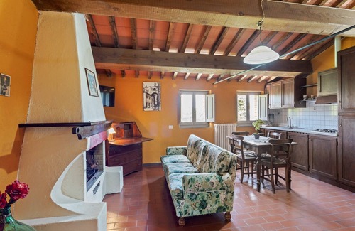 Santa Reparata Apartment | Holiday Home in Umbria near Renaissance Castle