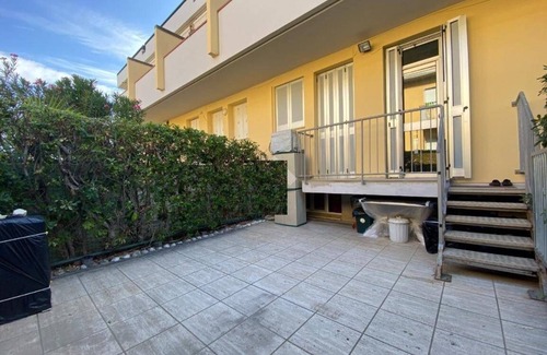 Marina di Carrara Apartment | Holiday home Leonida sea front close to the mountain, Marina di Carrara downtown